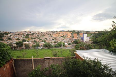 Vista de casa para alugar com 2 quartos, 41m² em Solar do Barreiro, Belo Horizonte