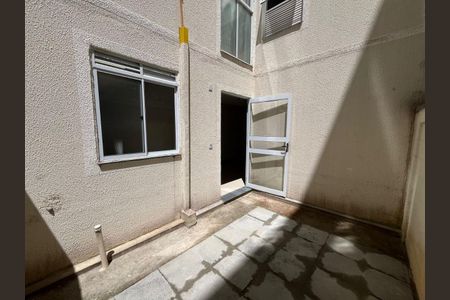 Apartamento à venda com 51m², 2 quartos e 1 vagaFoto 01