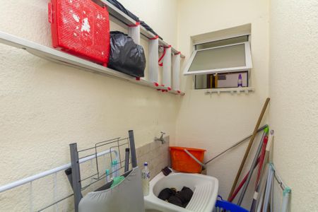 Casa de condomínio à venda com 169m², 3 quartos e 3 vagasÁrea de Serviço