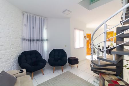 Casa de condomínio à venda com 169m², 3 quartos e 3 vagasSala