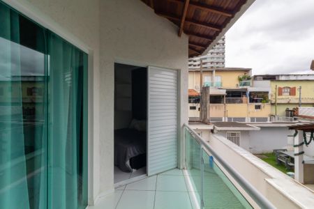 Casa de condomínio à venda com 169m², 3 quartos e 3 vagasSacada
