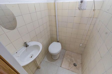 Banheiro de casa para alugar com 1 quarto, 15m² em Vila Moraes, São Paulo