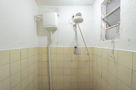 Banheiro de casa para alugar com 1 quarto, 15m² em Vila Moraes, São Paulo