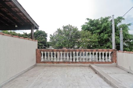 Casa à venda com 140m², 3 quartos e 2 vagas Casa à venda com 140m², 3 quartos e 2 vagasVaranda