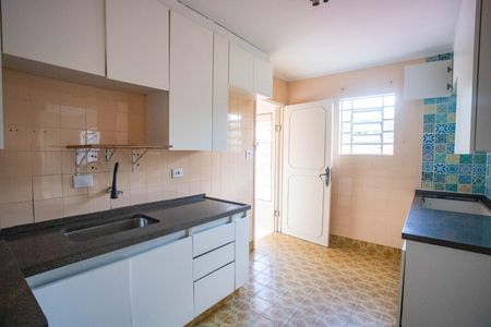 Casa para alugar com 250m², 3 quartos e 2 vagasCozinha 