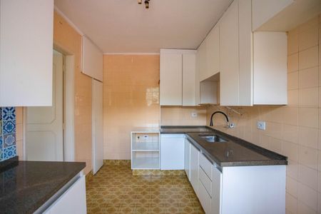 Casa para alugar com 250m², 3 quartos e 2 vagasCozinha 