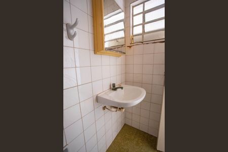 Casa para alugar com 250m², 3 quartos e 2 vagasBanheiro de serviço 