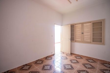 Casa para alugar com 250m², 3 quartos e 2 vagasQuarto de serviço 