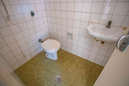 Casa para alugar com 250m², 3 quartos e 2 vagasBanheiro de serviço 