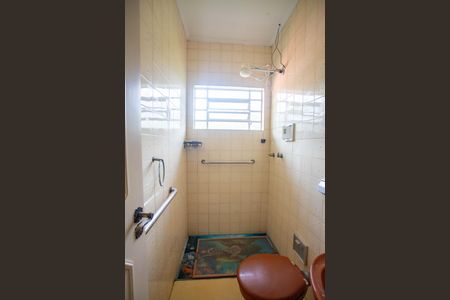 Casa para alugar com 250m², 3 quartos e 2 vagasBanheiro social 