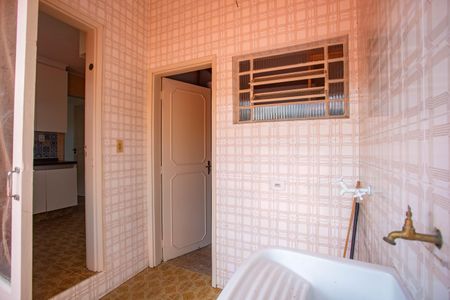 Casa para alugar com 250m², 3 quartos e 2 vagasÁrea de serviço 