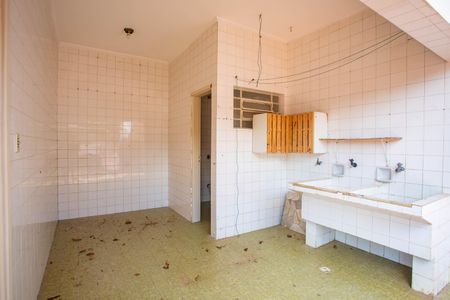 Casa para alugar com 250m², 3 quartos e 2 vagasÁrea de serviço 