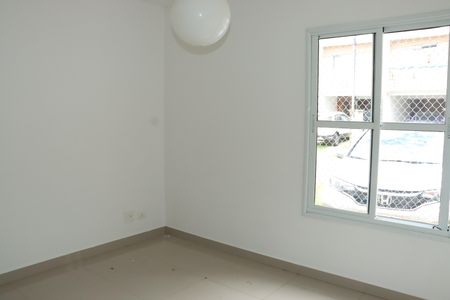 Casa de Condomínio para alugar com 2 quartos, 86m² em Jardim Maria Tereza, Cotia