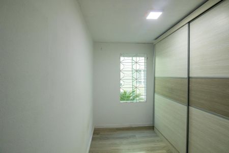 Quarto 1 de apartamento para alugar com 2 quartos, 49m² em Campo Comprido, Curitiba