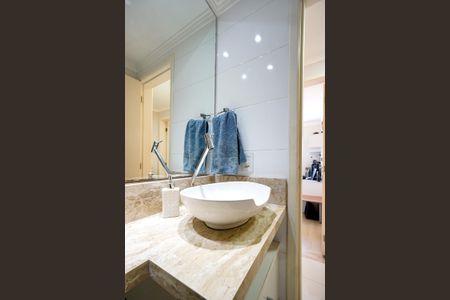 Apartamento à venda com 76m², 3 quartos e 1 vaga Apartamento à venda com 76m², 3 quartos e 1 vagaBanheiro social