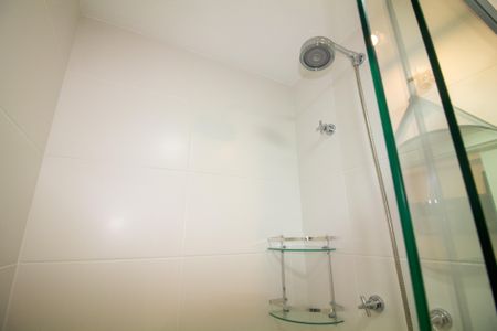 Banheiro de kitnet/studio para alugar com 1 quarto, 29m² em Santo Amaro, São Paulo