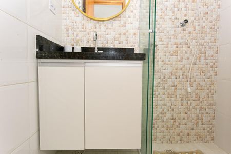 Casa de condomínio para alugar com 73m², 3 quartos e 2 vagasBanheiro Social