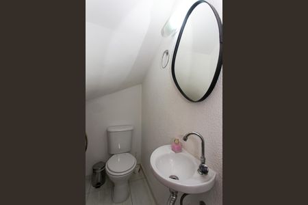 Casa de condomínio para alugar com 73m², 3 quartos e 2 vagasLavabo