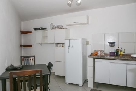 Casa à venda com 230m², 3 quartos e 2 vagas Casa à venda com 230m², 3 quartos e 2 vagasCasa 2 - Cozinha