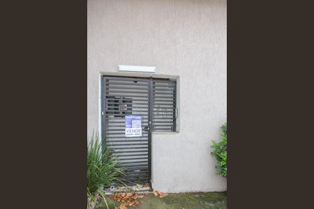 Casa à venda com 230m², 3 quartos e 2 vagas Casa à venda com 230m², 3 quartos e 2 vagasFachada