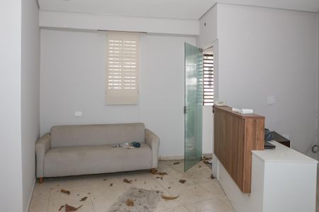 Casa à venda com 230m², 3 quartos e 2 vagas Casa à venda com 230m², 3 quartos e 2 vagasCasa 3 - Sala Comercial