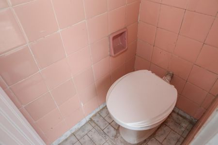 Casa à venda com 230m², 3 quartos e 2 vagas Casa à venda com 230m², 3 quartos e 2 vagasBanheiro de serviço