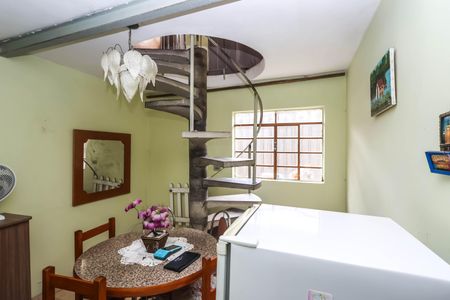 Casa à venda com 125m², 3 quartos e 1 vaga Casa à venda com 125m², 3 quartos e 1 vagaCopa