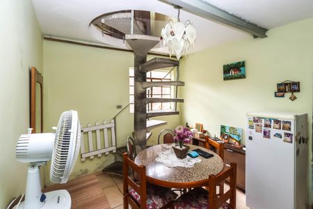 Casa à venda com 125m², 3 quartos e 1 vaga Casa à venda com 125m², 3 quartos e 1 vagaCopa