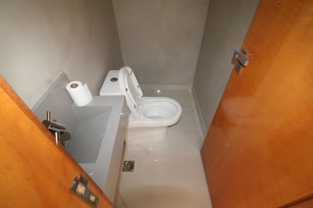 Casa à venda com 170m², 3 quartos e 2 vagasLavabo