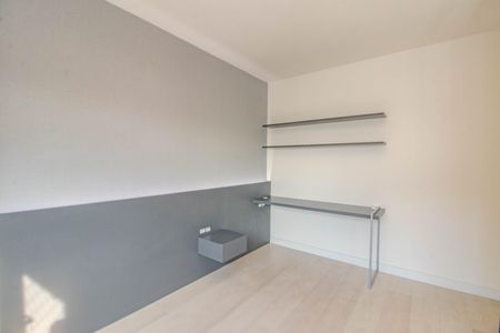 Apartamento à venda com 65m², 2 quartos e 2 vagas Apartamento à venda com 65m², 2 quartos e 2 vagasSuíte