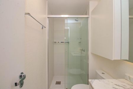 Apartamento à venda com 65m², 2 quartos e 2 vagas Apartamento à venda com 65m², 2 quartos e 2 vagasBanheiro da Suíte