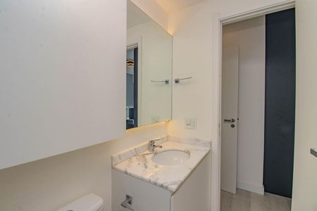 Apartamento à venda com 65m², 2 quartos e 2 vagas Apartamento à venda com 65m², 2 quartos e 2 vagasBanheiro da Suíte