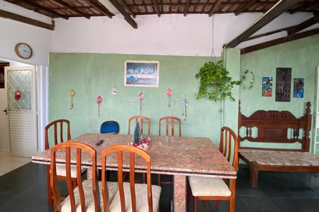 Casa à venda com 224m², 4 quartos e 4 vagas Casa à venda com 224m², 4 quartos e 4 vagasCopa