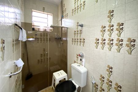 Casa à venda com 224m², 4 quartos e 4 vagas Casa à venda com 224m², 4 quartos e 4 vagasBanheiro da Suíte 1