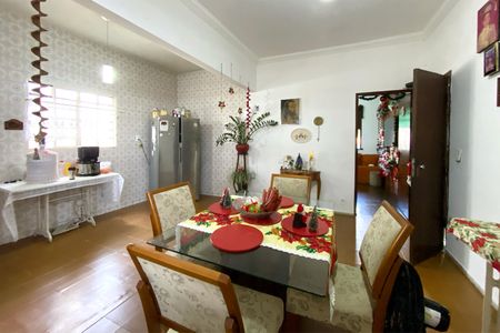 Casa à venda com 224m², 4 quartos e 4 vagas Casa à venda com 224m², 4 quartos e 4 vagasSala de Jantar