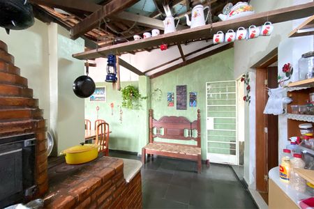 Casa à venda com 224m², 4 quartos e 4 vagas Casa à venda com 224m², 4 quartos e 4 vagasCozinha