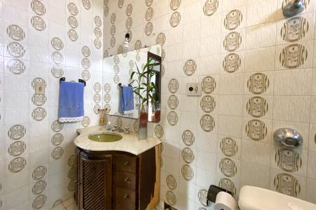 Casa à venda com 224m², 4 quartos e 4 vagas Casa à venda com 224m², 4 quartos e 4 vagasBanheiro