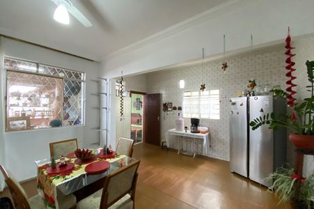 Casa à venda com 224m², 4 quartos e 4 vagas Casa à venda com 224m², 4 quartos e 4 vagasSala de Jantar