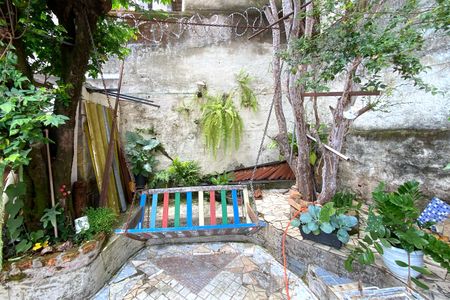 Casa à venda com 224m², 4 quartos e 4 vagas Casa à venda com 224m², 4 quartos e 4 vagasQuintal