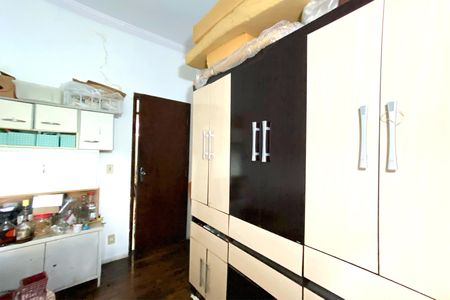 Casa à venda com 224m², 4 quartos e 4 vagas Casa à venda com 224m², 4 quartos e 4 vagasQuarto 4