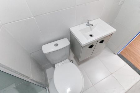 Banheiro de apartamento para alugar com 2 quartos, 32m² em Vila Suzana, São Paulo