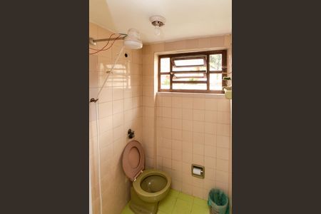 Banheiro de casa de condomínio para alugar com 1 quarto, 70m² em Vila Irmaos Arnoni, São Paulo