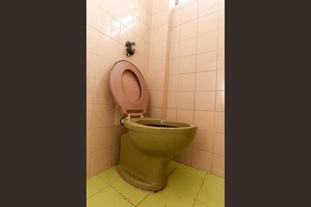 Banheiro de casa de condomínio para alugar com 1 quarto, 70m² em Vila Irmaos Arnoni, São Paulo