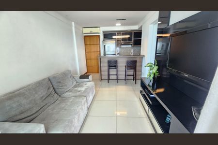Sala  de apartamento para alugar com 1 quarto, 49m² em Pituba, Salvador