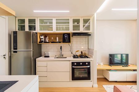 Cozinha de apartamento para alugar com 1 quarto, 28m² em Ferreira, São Paulo
