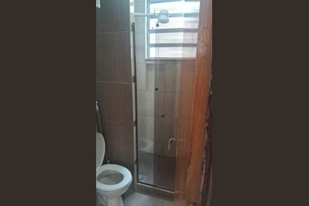 Banheiro de kitnet/studio para alugar com 1 quarto, 35m² em Lins de Vasconcelos, Rio de Janeiro