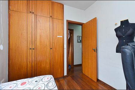 Apartamento à venda com 90m², 3 quartos e 2 vagasQuarto 2
