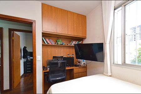 Apartamento à venda com 90m², 3 quartos e 2 vagasSuíte