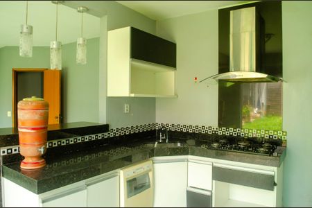 Casa para alugar com 230m², 4 quartos e 3 vagas