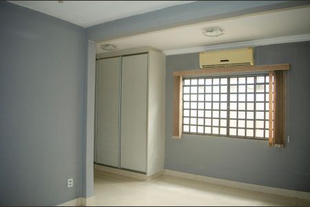 Casa para alugar com 230m², 4 quartos e 3 vagas